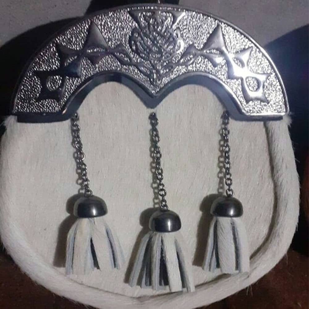White Seal Skin 3 Tassels Full Dress Sporran image 0